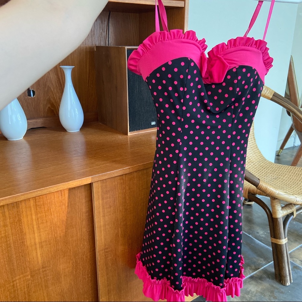 Sold - Picture 3 of 6